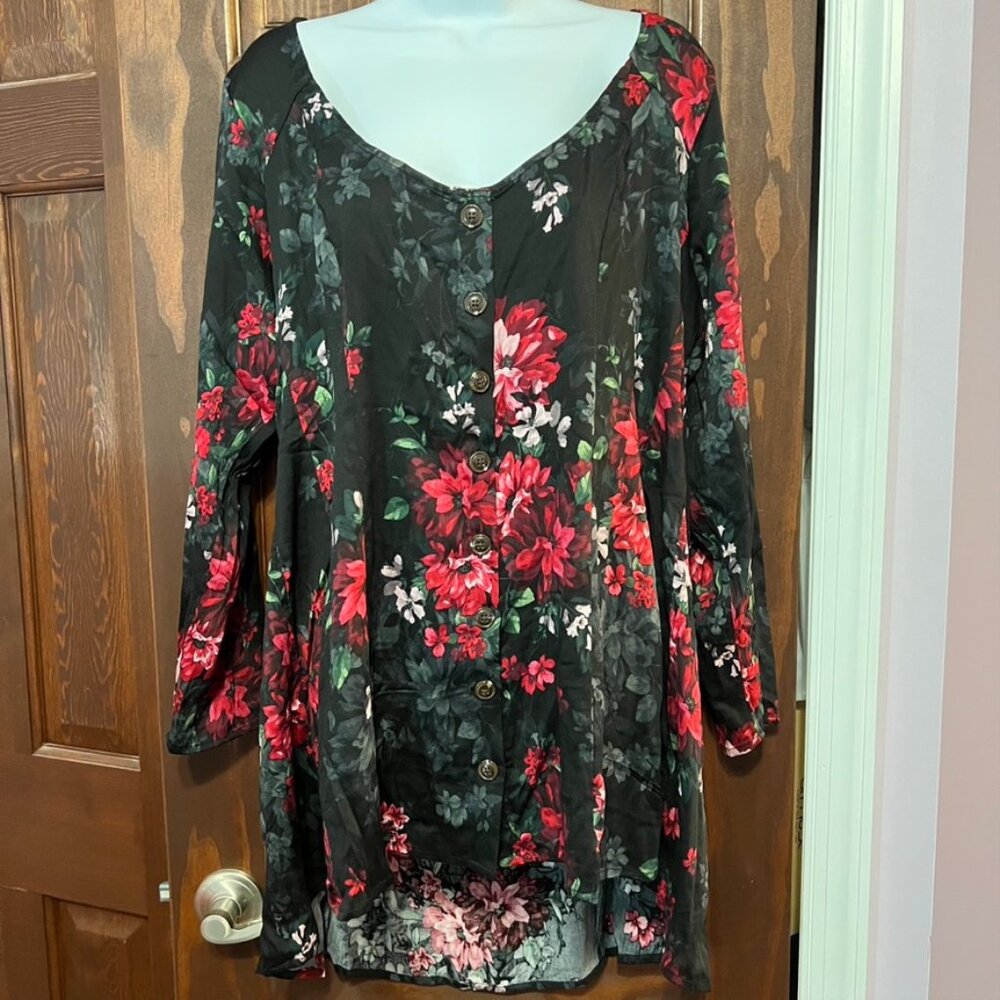torrid Red & Black floral roses Long Sleeve Blouse Fit & Flare High Low Top